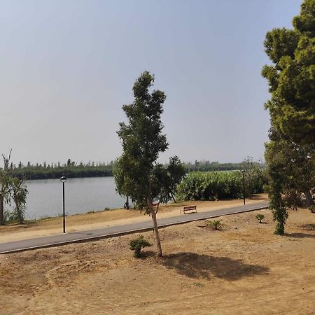 Апартаменты Faro Del Delta Дельтебре Экстерьер фото